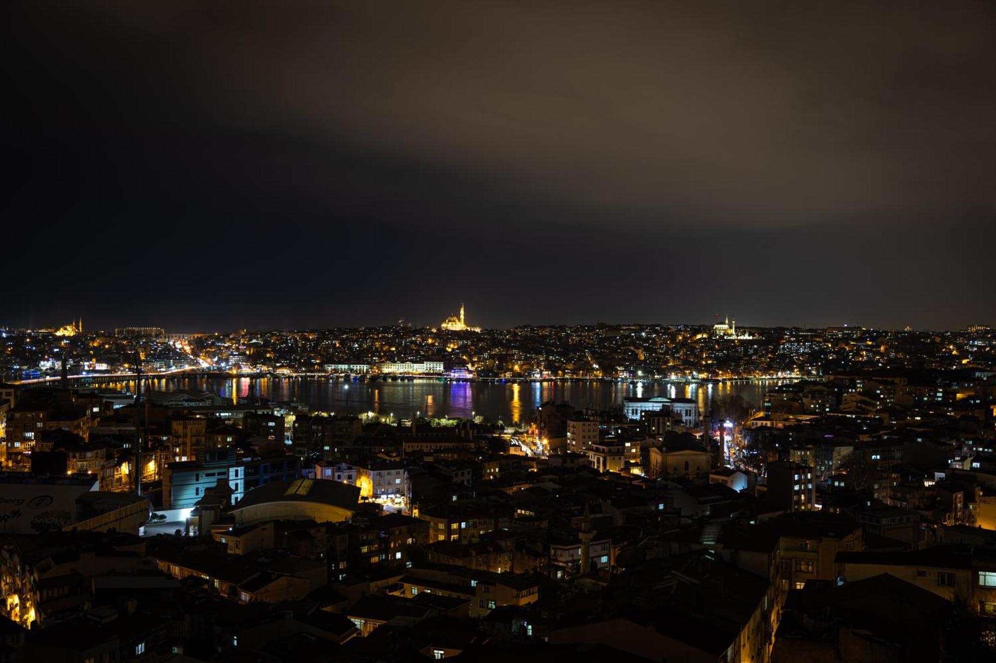 Nm Suites Beyoglu Istanbul Bagian luar foto